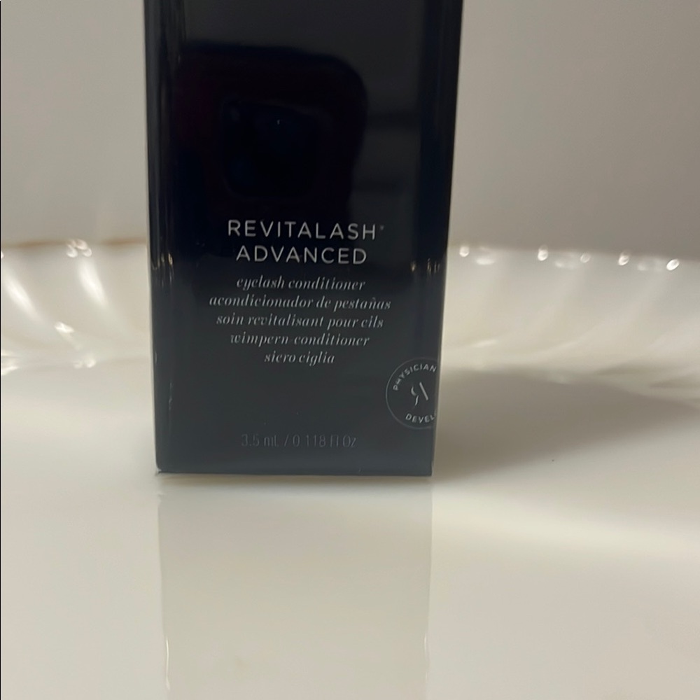 RevitaLash Advanced Eyelash Conditioner 3.5 ML - Picture 2 of 7